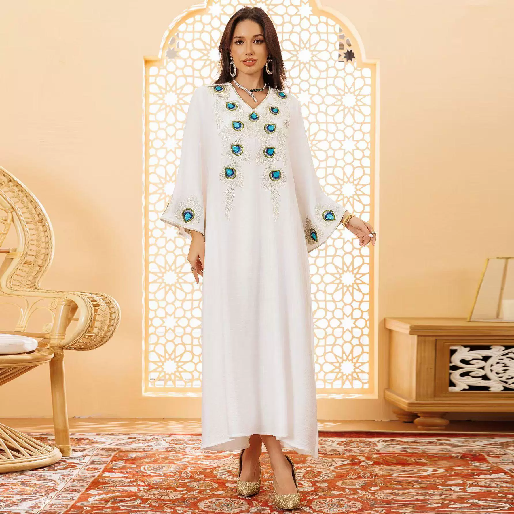 新款中东土耳其套头v领刺绣长袍连衣裙 v