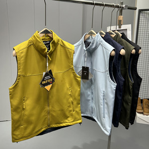 
Customized outdoor waterproof and warm composite velvet stand collar vest for men's soft shell charge sleeveless vest shoulder
