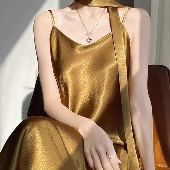 
Elegant and elegant suspender skirt for women's glossy satin slim skirt for spring and summer new style dress with high waist slim skirt