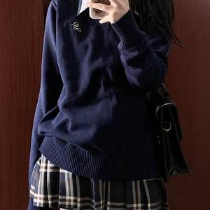 
Star hugs the moon JK sweater pullover V-neck embroidered long-sleeved sweater autumn and winter school gift sweater top for women