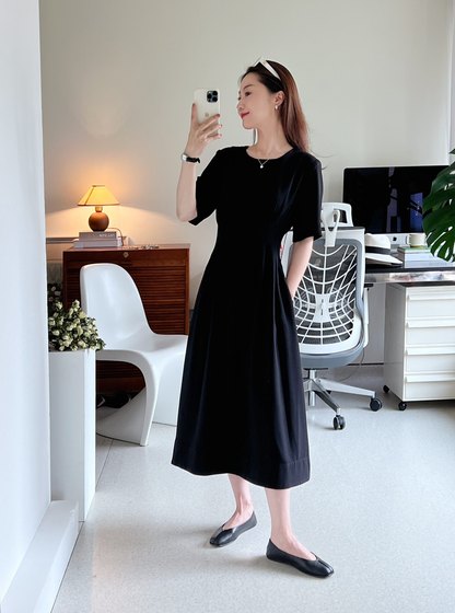 
MANMANS cut beautiful, heavy industry waist-closing and slimming mid-sleeved dress acetate high-waisted temperament small black skirt autumn