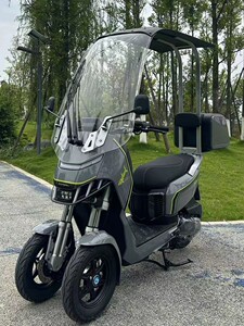 
Doufeng inverted three-wheeled S1 Longsha 110 motorcycle electric vehicle can be equipped with a tent and wiper. The whole vehicle can be registered