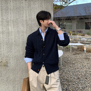 Bishe's new men's sweater casual loose retro jacket Korean trendy high -level sensory mochi pattern knitted sweater
