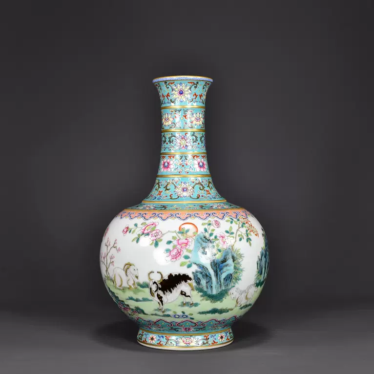 清・嘉慶年製款・古陶磁器・緑地粉彩纏枝花卉紋瓶・箱付』極細工・古賞