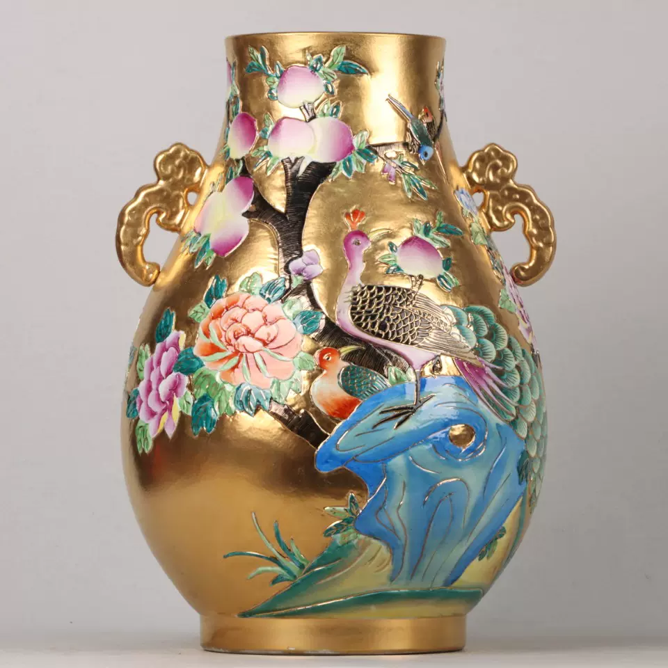 中国古美術・旧蔵乾隆御用款・珐琅彩鎏金瓶・龍鳳彩絵・陶磁器・花瓶・文房具・案t 清乾隆珐琅彩鎏金浮雕凤凰戏牡丹纹双耳尊