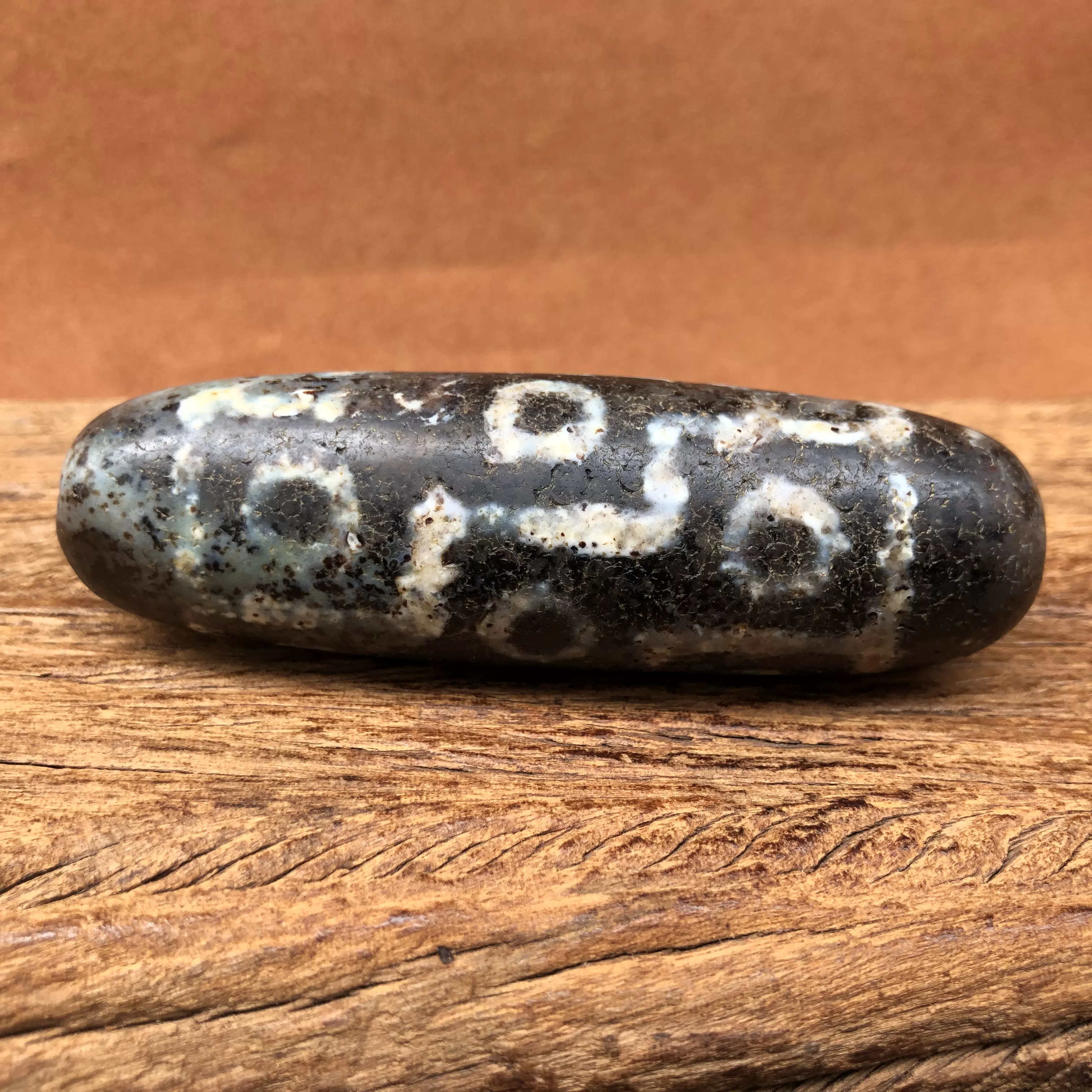 超激レア‼︎ 朱砂老礦石龍紋九眼天珠大鵬鳥ニ眼天珠