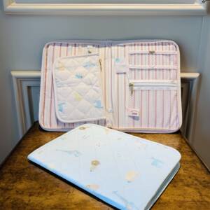 
Petit Trouver Animal Park Printed Mother and Child Manual Multi-functional large ID card package for pregnancy inspection and storage