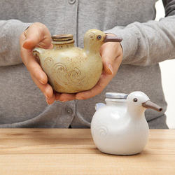 Japanese Imported Zakka Japanese-Style Handmade Rustic Ceramic Oil Pot Ins-Style Creative Cute Bird Sauce Pot