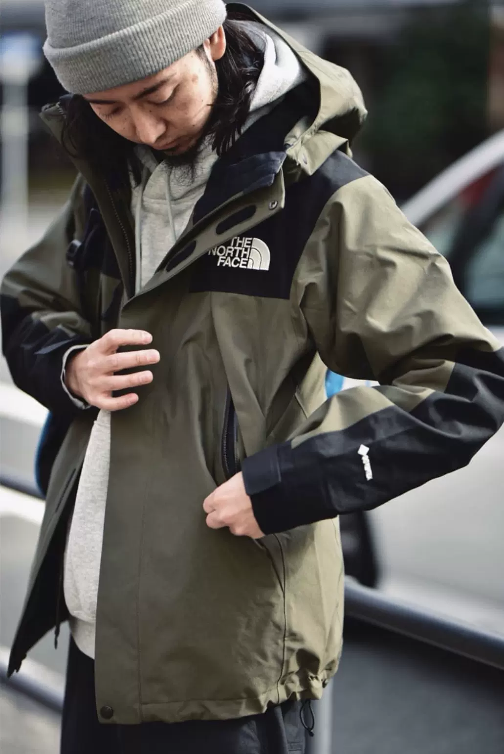 THE NORTH FACE MOUNTAIN JACKET 61800-