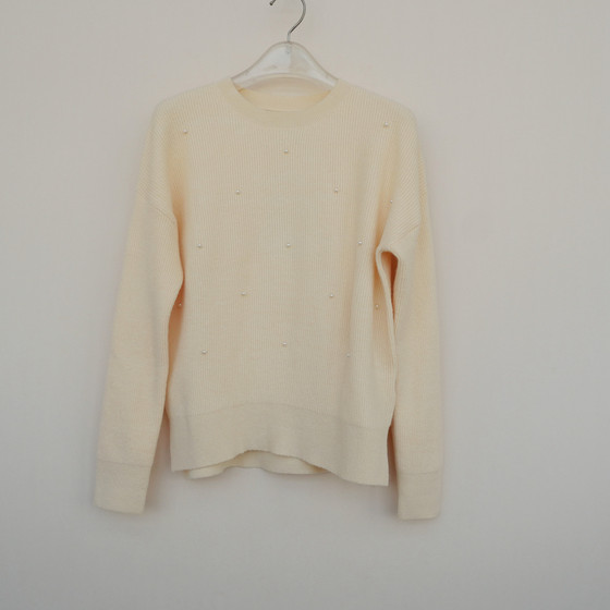 
La series SM genuine off-code women's autumn and winter elegant beaded round neck loose and soft knitted sweater 4A3343 beige