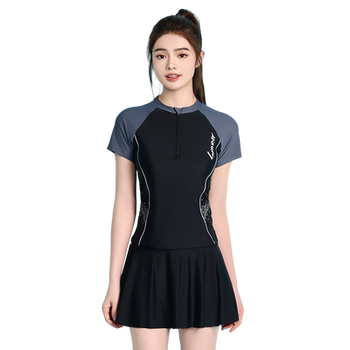 Yu Ke's female split body conservative seaside vacation hot spring swimsuit