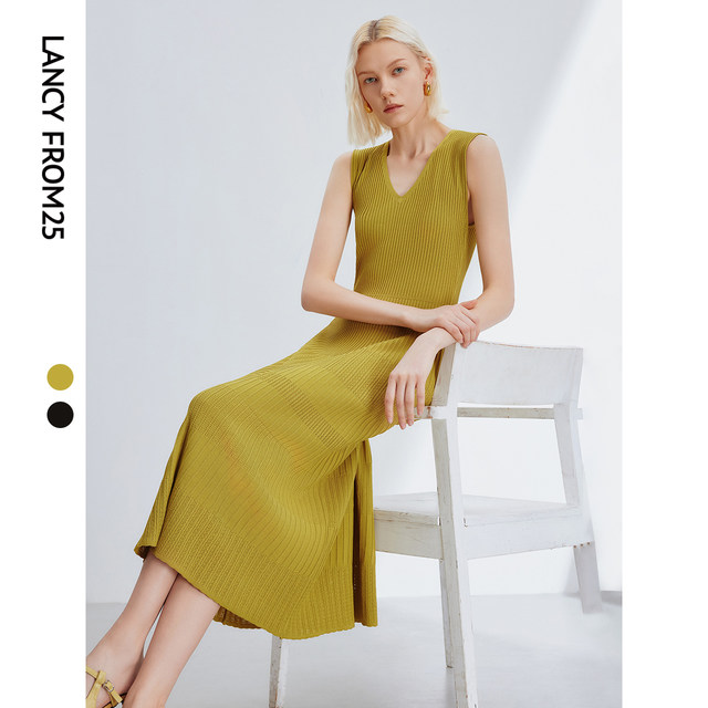 Langzi French sleeveless design sensor knitted long skirt 2024 new women's temperament high -level sense dress

