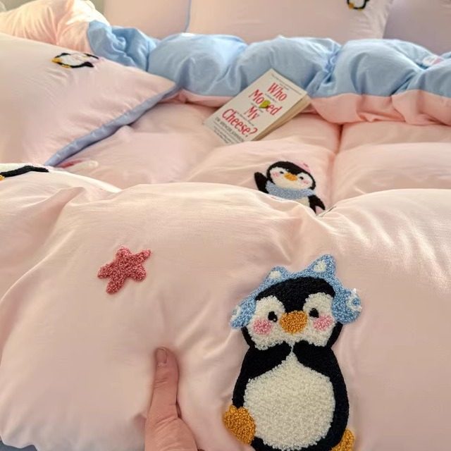 
Class A pure cotton four-piece cartoon towel embroidered quilt cover skin-friendly washed cotton student dormitory maternal and infant grade bedding