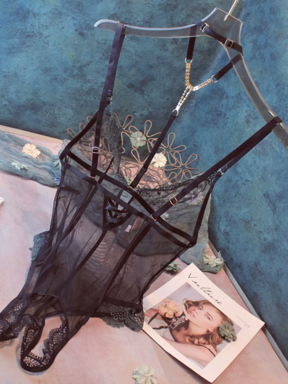 诱惑全透明蕾丝睡衣女性感钻饰挂脖超薄网纱开档连体衣一体式内衣