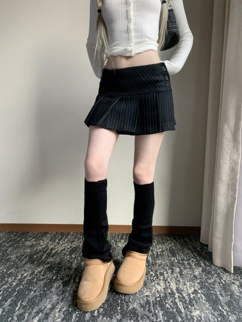 Korean authentic purchasing agent 2024 spring new ins new side button vertical stripe pleated sweet skirt