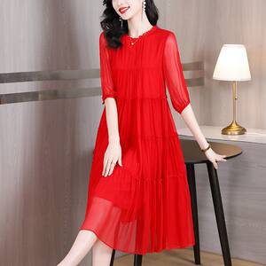 Red large dressing dress Female summer new seaside vacation temperament is loose, thin, real silk mulberry silk middle long skirt