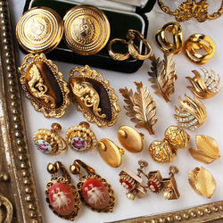 Cmoi Western Antique Jewelry, Exquisite Texture, Plain Gold Vintage Ear Clip Earrings 2310