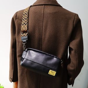 2024 new tide men's large -capacity leather bag Japanese Korean version of soft leather casual shoulder mesengers bag mobile phone bag
