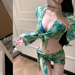 
Beautiful swimsuit split four-piece set, white and sexy bikini, small breasts gathered to cover the flesh, slimming, island resort hot spring