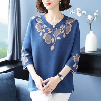 
Middle-aged and elderly women's clothing 2025 spring and summer new large size knitted tops, fashionable fat mothers, loose slimming ice silk T-shirts