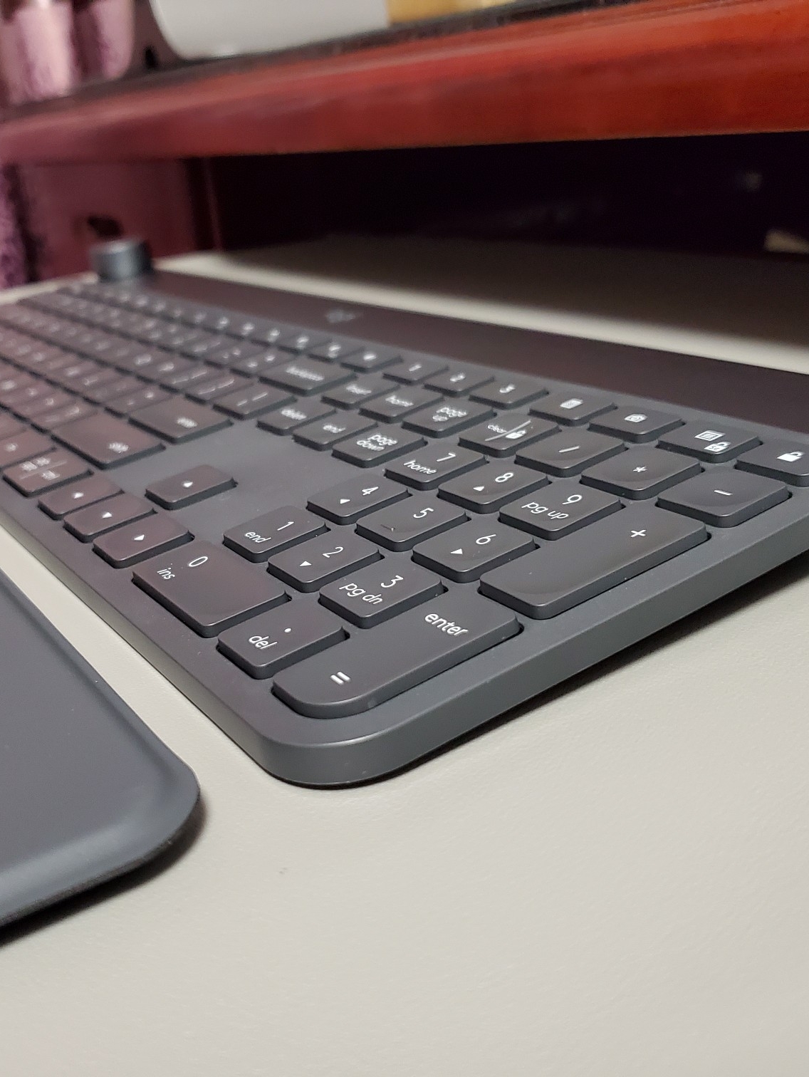 罗技MX Keys无线蓝牙键盘，享受极简主义好物