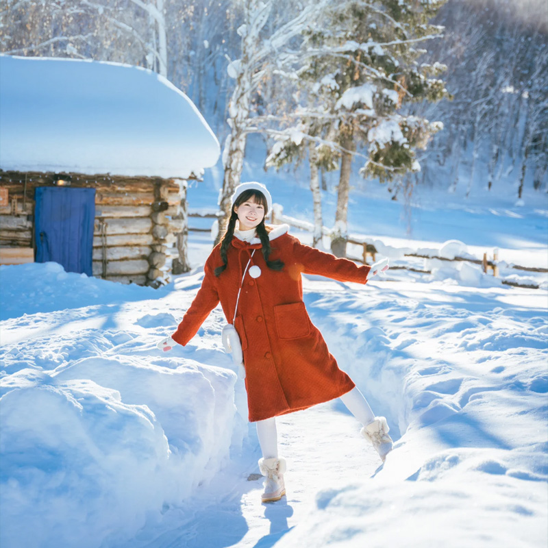 旅拍小团大七座商务车新疆旅游伊犁赛里木湖纯玩7天6晚跟团游