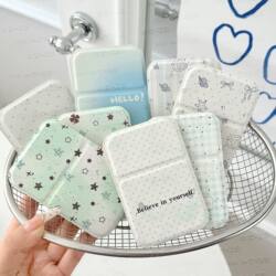 Ins-Style Summer Fresh Folding Mirror, Small Size for Girls to Touch up Makeup When Going Out, Handheld Mini Mirror That Can Be Placed in a Bag, Small Tabletop Mirror