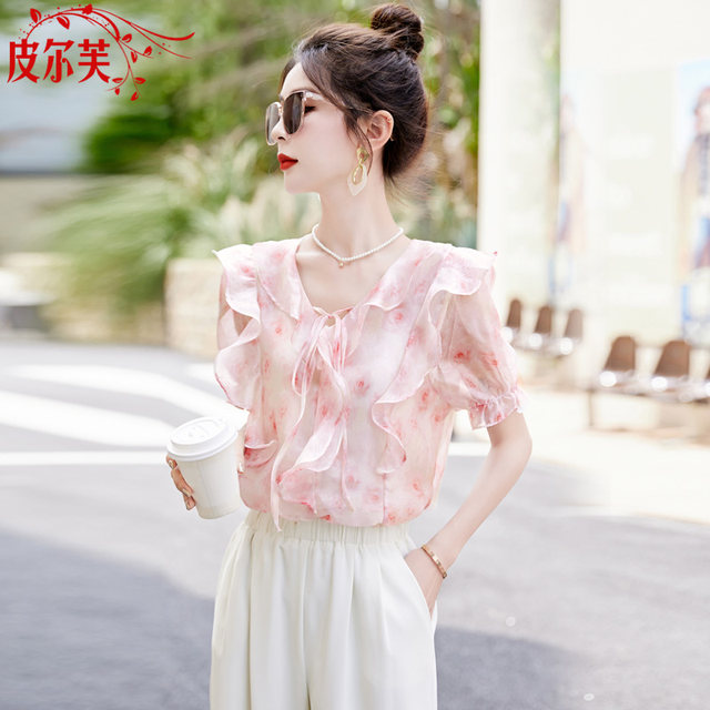 Small print v-neck short-sleeved chiffon shirt for women 2024 summer new ruffle flared sleeve shirt top
