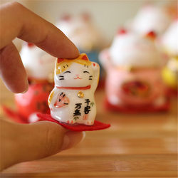 Zakka Ceramic Lucky Cat Mini Cute Creative Desktop Ornament Japanese Home Decoration Crafts Car Decoration