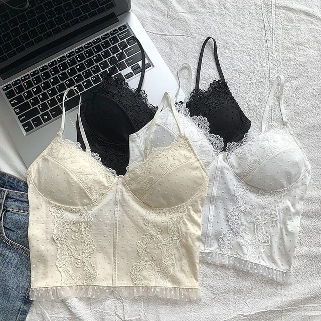 Pure sexy hot girl style lace suspender women's 2024 spring and summer new style backless pleated wood earrings with chest pad beautiful back vest