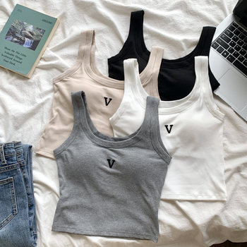 Putting on the chest pad tube top short top, wear out
