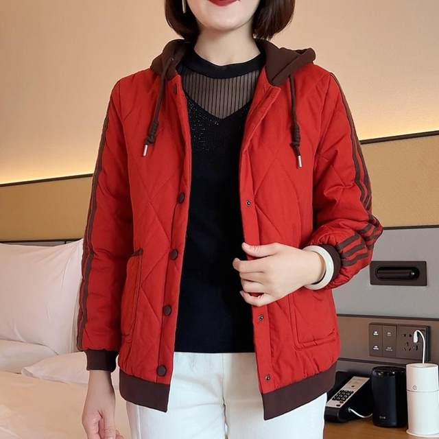 Middle-aged mothers wear thickened hooded large-size cotton jacket for winter middle-aged and elderly people to reduce age and make them look slim and short jacket
