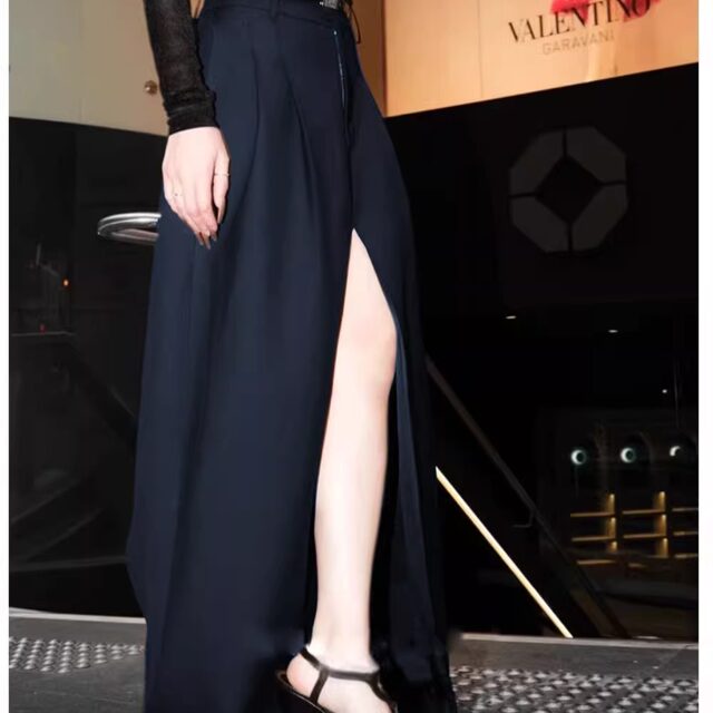 Spring and summer high waist slit temperament A-line skirt for women in spring 2025 new design versatile floor suit long skirt
