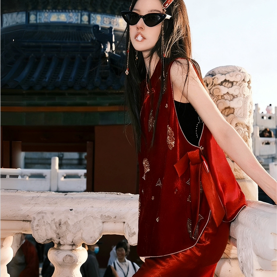 
Big MOSS 12.12 20:00 New [Fuxi Huaxu] new Chinese style vest + skirt suit for women