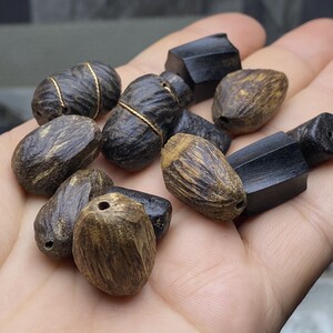 
Natural agarwood accompanying special-shaped barrel bead bracelet bracelet necklace play bell wax DIY accessories accessories popular