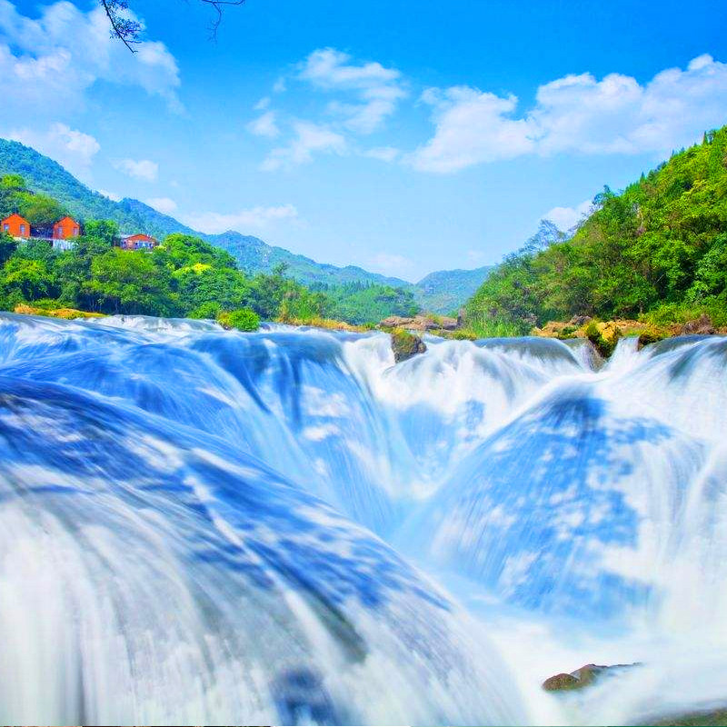 贵州旅游黄果树瀑布小七孔西江千户苗寨梵净山镇远6天5晚跟团纯玩