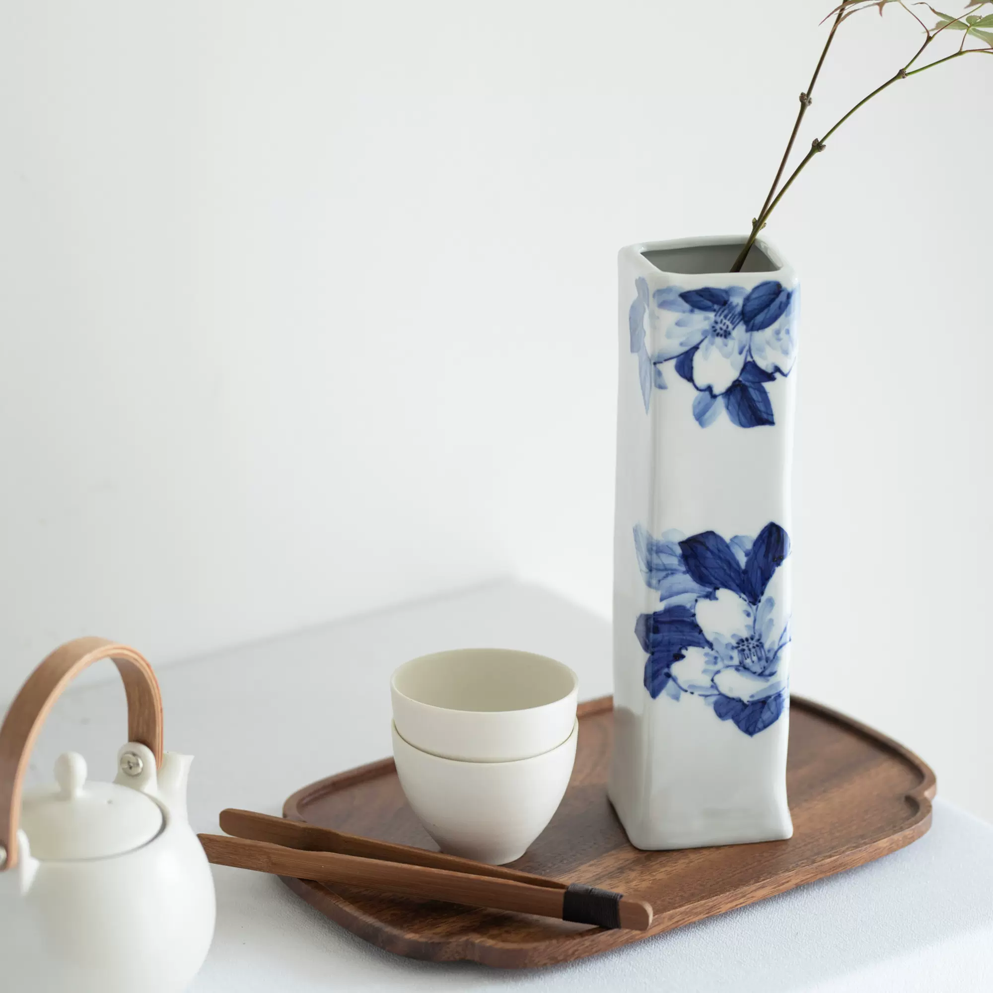 日本原装进口九谷烧作家手绘染付山茶花小花瓶日式青花瓷花器