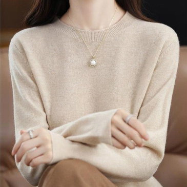 
Classic and versatile 2025 spring round neck thin sweater for women with simple temperament long sleeve loose knitted base shirt