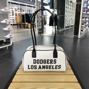 
MLB Yu Shuxin's same style men's and women's couple bowling bag college style shoulder bag 26 new summer style 3ABQL014N