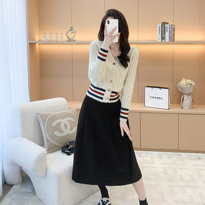 
Xiaoxiangfeng 2025 Autumn and Winter Thirteen Lines Women's New Knitted V-neck Cardigan Jacket Women's Contrast Color Long-Sleeved Sweater