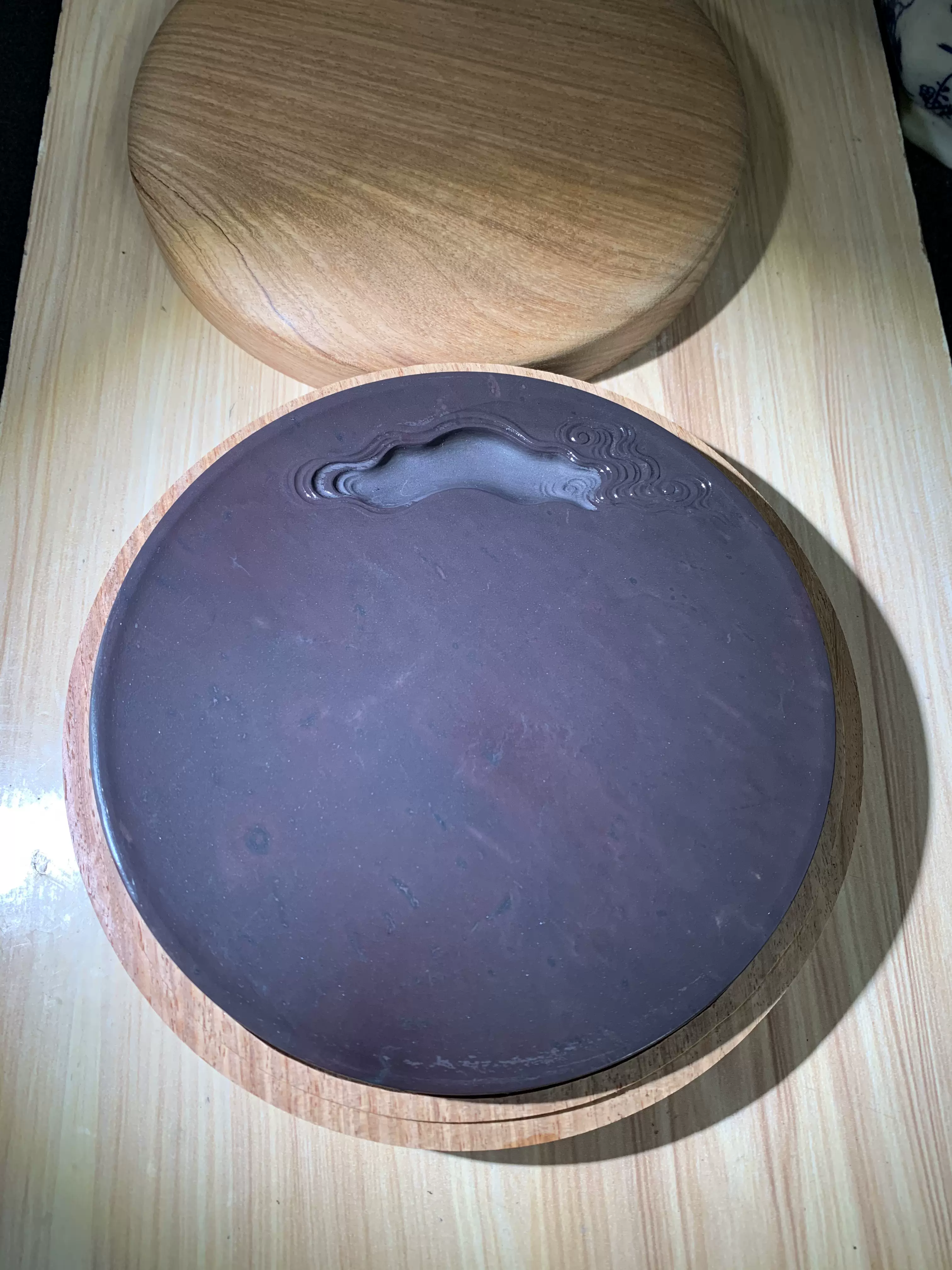 端硯名坑精選：坑仔巖圓形硯。天青、玫瑰紫、青花等石品花紋。-Taobao