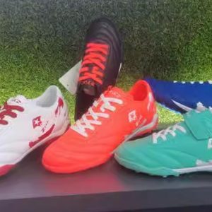 Left and right boy youth net cloth football shoes men and women magic stickers TF sneakers, boys students breathable summer training shoes
