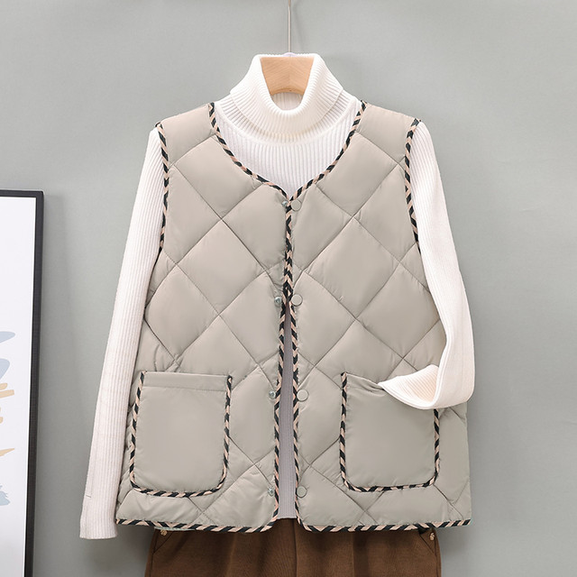 Middle-aged and elderly women's quilted vest jacket women's autumn and winter 2025 new mother's light and thin inner cotton vest vest