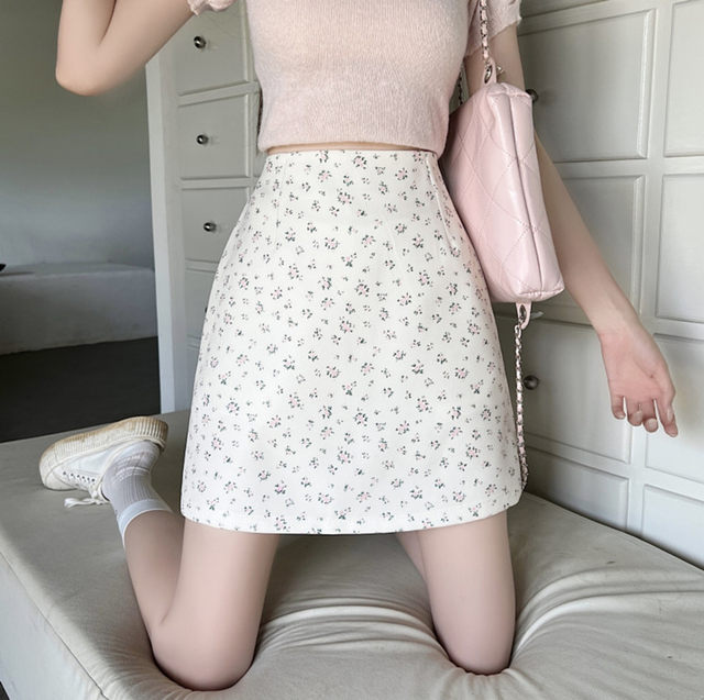 Sweet French floral skirt for women in summer large size new anti-exposure A-line skirt high-waisted slim hip short skirt

