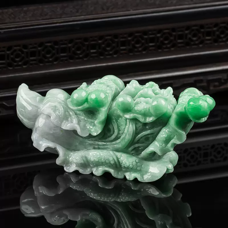 稀少品）黄 天然本翡翠 白菜 ー翡翠彫刻品