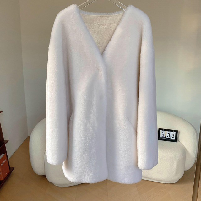 Winter Fashion Lamb Fur Faux Fur Coat Female Mid-length Korean Loose Casual White Fur Collar Coat main image 1