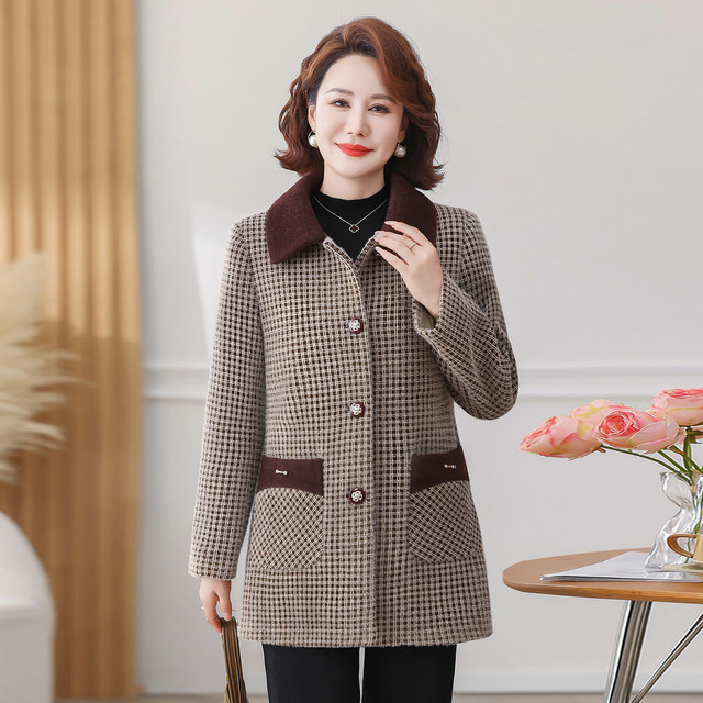 
2025 New Mom Autumn and Winter Mink Velvet Coat Women's Mid-Length Style Fashionable Woolen Coat for Middle-aged and Elderly Women