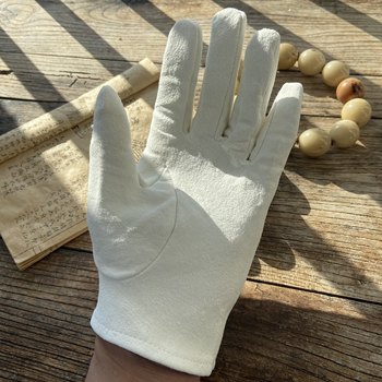 Wenwan gloves, deerskin, suede, pearls, rosewood, huanghuali, star and moon gourd, Buddhist beads, phoenix eyes, polished patina, universal