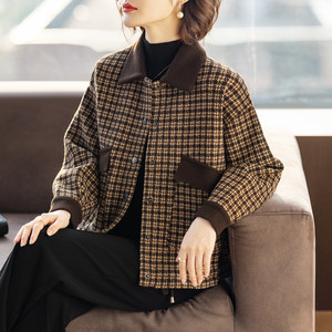 
Middle-aged and elderly women's spring and autumn clothing, mother's plaid coat, foreign temperament, fashionable autumn and winter new style, middle-aged women's tops