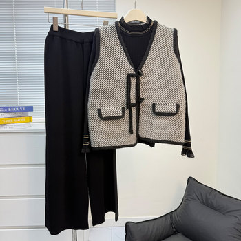 
Mom's autumn suit 2025 new fashionable middle-aged and elderly fashion women's wide-leg pants vest base shirt three-piece set